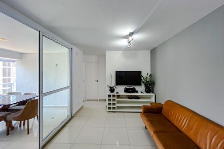 Apartamento à venda com 65m², 2 quartos e 2 vagasSala