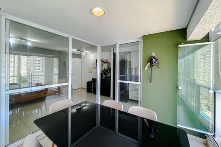 Apartamento à venda com 65m², 2 quartos e 2 vagasVaranda da Sala