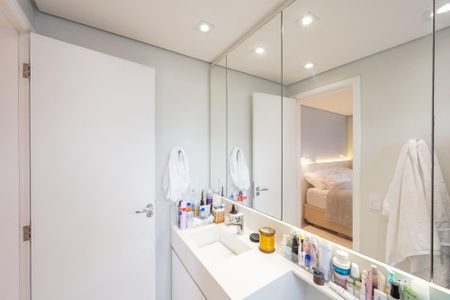 Apartamento à venda com 67m², 2 quartos e 1 vaga Apartamento à venda com 67m², 2 quartos e 1 vagaBanheiro da Suíte