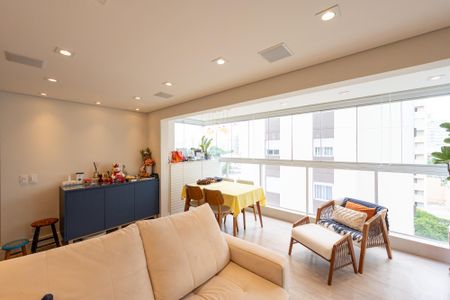 Apartamento à venda com 67m², 2 quartos e 1 vaga Apartamento à venda com 67m², 2 quartos e 1 vagaSala