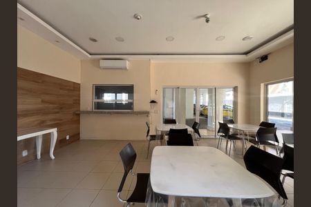 Apartamento para alugar com 57m², 2 quartos e 1 vagaÁrea comum - Salão de festas