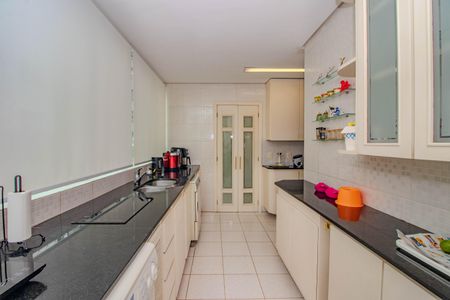 Apartamento à venda com 143m², 3 quartos e 1 vagaCozinha e Área de Serviço