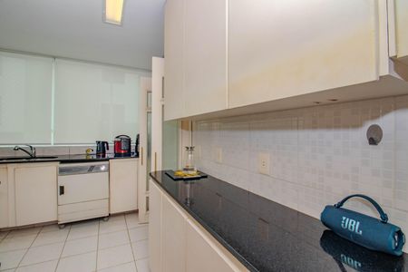 Apartamento à venda com 143m², 3 quartos e 1 vagaCozinha e Área de Serviço