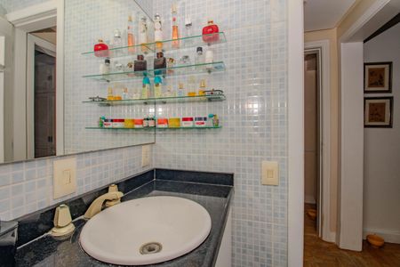 Apartamento à venda com 143m², 3 quartos e 1 vagaBanheiro da Suíte