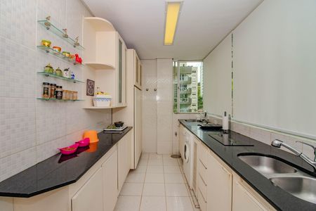 Apartamento à venda com 143m², 3 quartos e 1 vagaCozinha e Área de Serviço