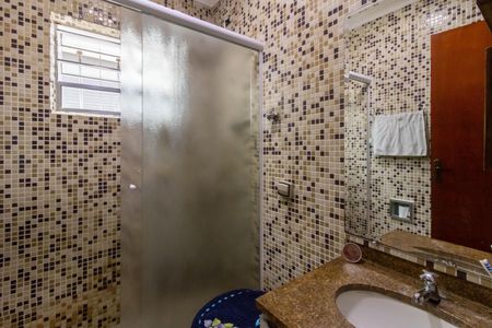 Casa à venda com 121m², 2 quartos e 1 vaga Casa à venda com 121m², 2 quartos e 1 vagaBanheiro