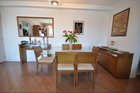 Apartamento para alugar com 76m², 2 quartos e 1 vagaSala