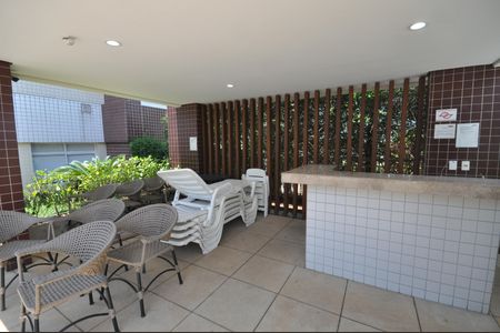 Apartamento para alugar com 76m², 2 quartos e 1 vagaÁrea comum - Piscina