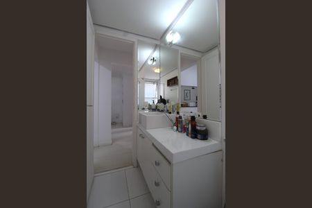 Banheiro de apartamento para alugar com 1 quarto, 47m² em Itaim Bibi, São Paulo