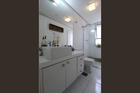 Banheiro de apartamento para alugar com 1 quarto, 47m² em Itaim Bibi, São Paulo