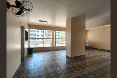 Apartamento à venda com 65m², 2 quartos e 1 vaga Apartamento à venda com 65m², 2 quartos e 1 vagaÁrea comum - Salão de festas