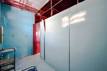 Casa à venda com 250m², 5 quartos e 4 vagasBanheiro da Suíte