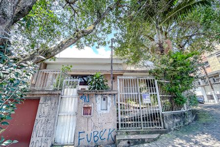 Casa à venda com 250m², 5 quartos e 4 vagasFachada com Plaquinha