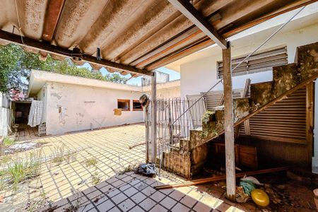 Casa à venda com 250m², 5 quartos e 4 vagasChurrasqueira