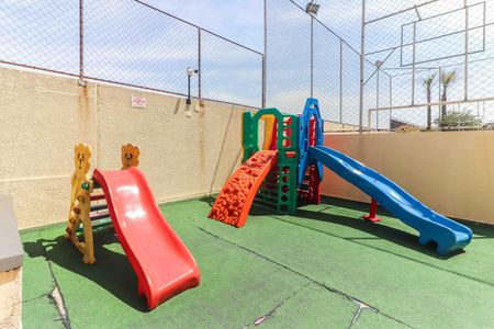 Apartamento à venda com 56m², 2 quartos e 2 vagas Apartamento à venda com 56m², 2 quartos e 2 vagasÁrea comum - Playground