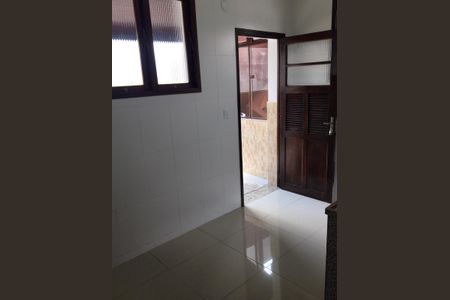 Sala de casa de condomínio para alugar com 3 quartos, 244m² em Taquara, Rio de Janeiro