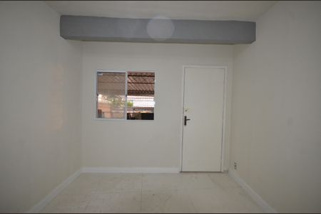 Sala de casa para alugar com 1 quarto, 70m² em Cascadura, Rio de Janeiro