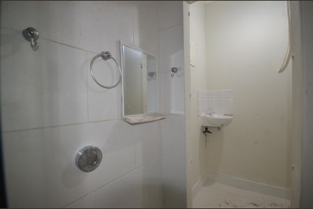 Banheiro  de casa para alugar com 1 quarto, 70m² em Cascadura, Rio de Janeiro