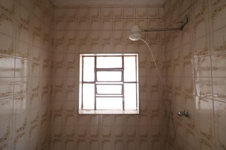 Casa à venda com 76m², 3 quartos e 2 vagasBanheiro 1