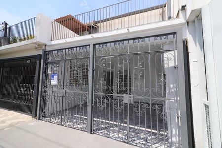 Casa à venda com 76m², 3 quartos e 2 vagasFachada