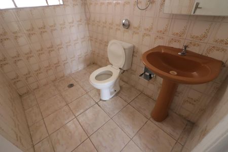 Casa à venda com 76m², 3 quartos e 2 vagasBanheiro 1