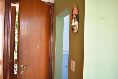 Casa à venda com 308m², 4 quartos e 4 vagasDemi Suíte