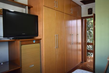 Casa à venda com 308m², 4 quartos e 4 vagasDemi Suíte