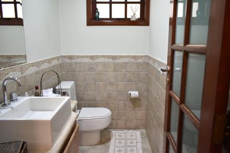 Casa à venda com 308m², 4 quartos e 4 vagasLavabo