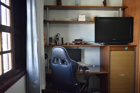 Casa à venda com 308m², 4 quartos e 4 vagasDemi Suíte