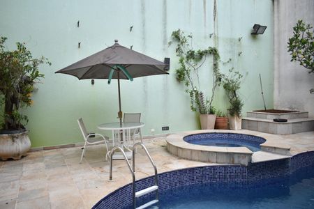 Casa à venda com 308m², 4 quartos e 4 vagasPiscina