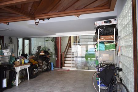 Casa à venda com 308m², 4 quartos e 4 vagasGaragem