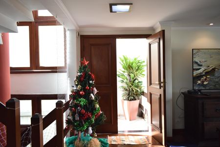 Casa à venda com 308m², 4 quartos e 4 vagasSala