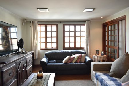 Casa à venda com 308m², 4 quartos e 4 vagasSala