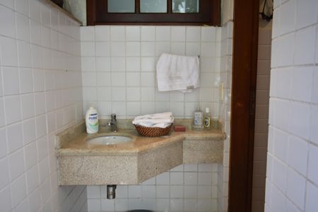 Casa à venda com 308m², 4 quartos e 4 vagasLavabo piscina