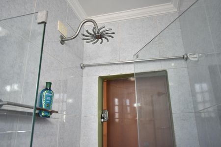 Casa à venda com 308m², 4 quartos e 4 vagasBanheiro Social