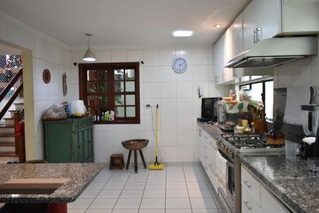 Casa à venda com 308m², 4 quartos e 4 vagasCozinha