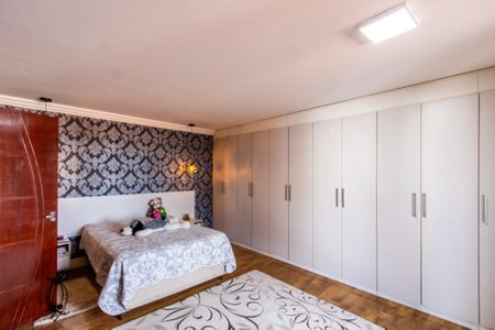 Casa à venda com 220m², 2 quartos e 6 vagasSuite 2