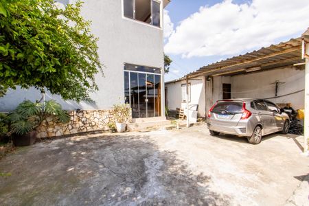 Casa à venda com 220m², 2 quartos e 6 vagasGaragem