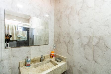 Casa à venda com 220m², 2 quartos e 6 vagasBanheiro da Suíte 1