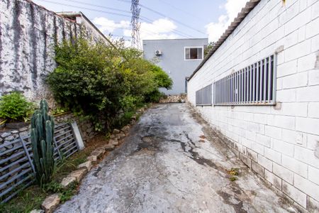 Casa à venda com 220m², 2 quartos e 6 vagasGAragem