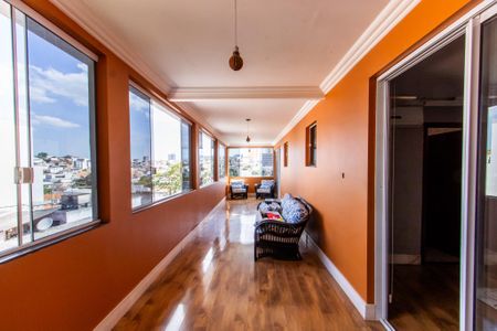 Casa à venda com 220m², 2 quartos e 6 vagasVaranda