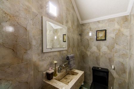 Casa à venda com 220m², 2 quartos e 6 vagasLavabo