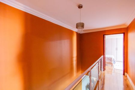 Casa à venda com 220m², 2 quartos e 6 vagasEscada