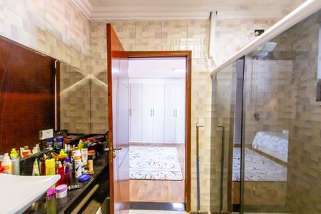 Casa à venda com 220m², 2 quartos e 6 vagasBanheiro da Suíte 2