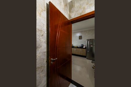 Casa à venda com 220m², 2 quartos e 6 vagasLavabo