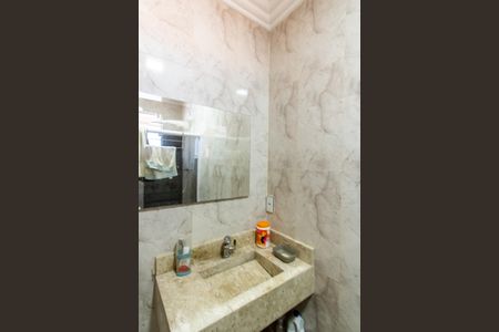 Casa à venda com 220m², 2 quartos e 6 vagasBanheiro da Suíte 1