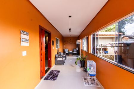Casa à venda com 220m², 2 quartos e 6 vagasEntrada