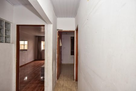 Corredor de casa para alugar com 3 quartos, 260m² em Jardim Cláudia, São Paulo