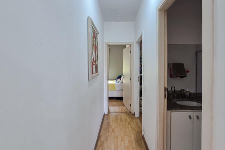 Casa de condomínio à venda com 190m², 3 quartos e 7 vagasCorredor