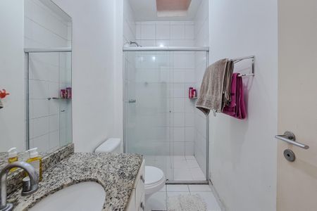 Casa de condomínio à venda com 190m², 3 quartos e 7 vagasBanheiro Social